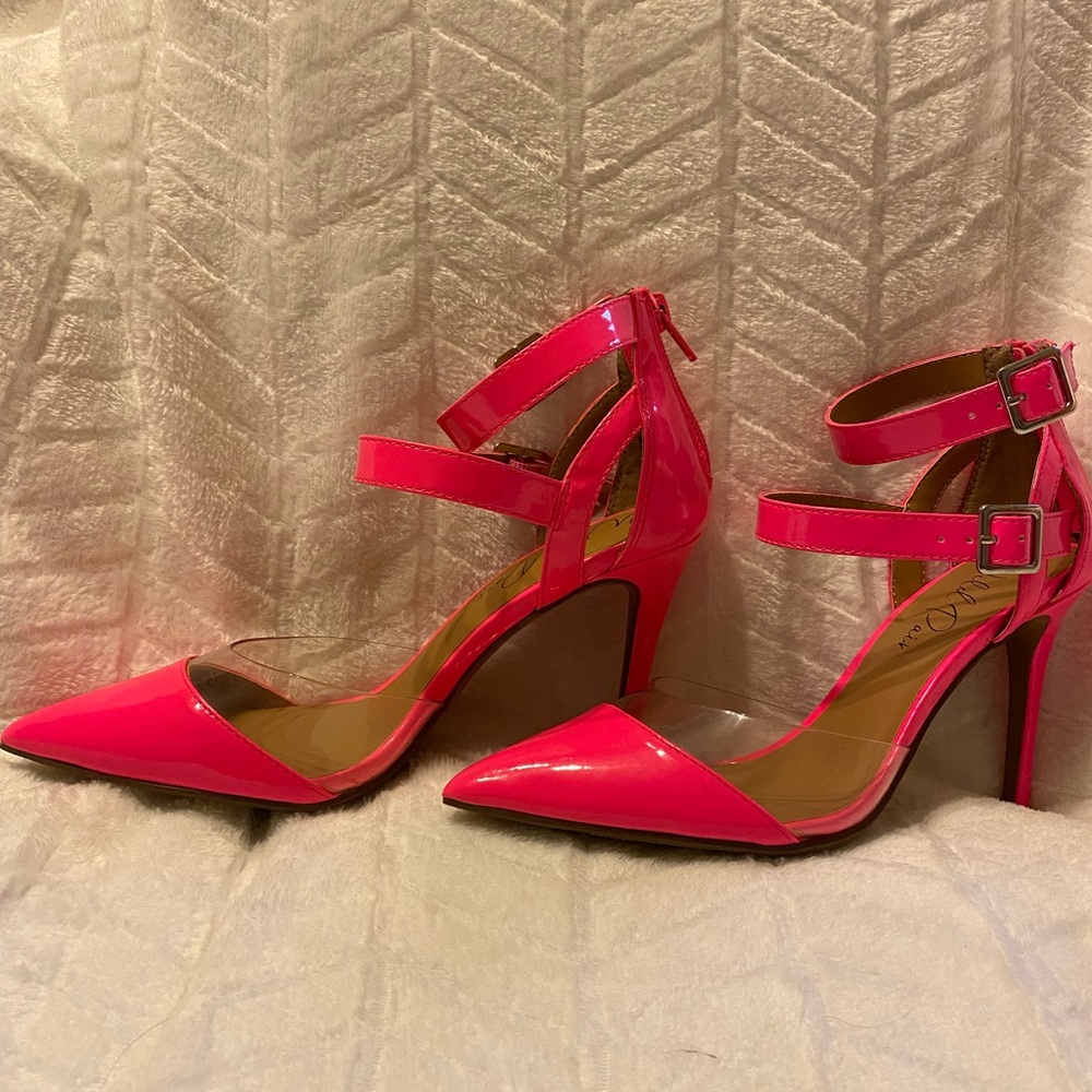 NWT in Box Wild Pair Neon Pink Heel💕